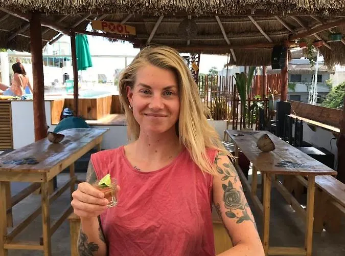 Hostal Straw & Rooftop Bar
