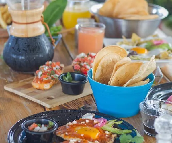 Straw & Rooftop Bar Tulum