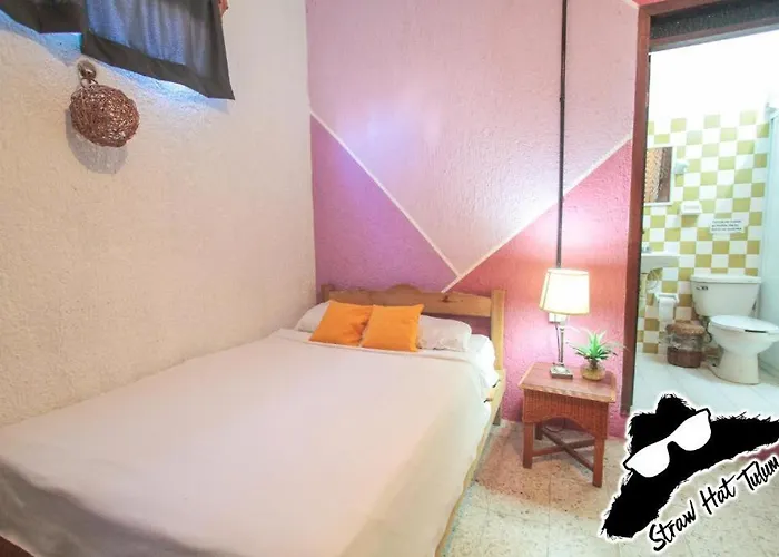 Straw & Rooftop Bar Hostal Tulum