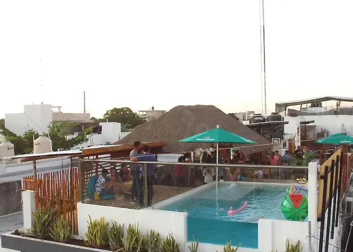 Straw & Rooftop Bar Hostal Tulum